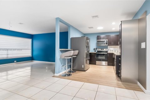 Casa en venta en Miramar, Florida, 4 dormitorios, 163.88 m2 № 1928931 - foto 6