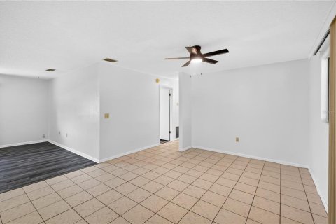 Villa ou maison à vendre à Ocala, Floride: 2 chambres, 106.28 m2 № 2221455 - photo 5