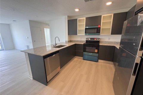 Condo in Orlando, Florida, 3 bedrooms  № 2379394 - photo 5