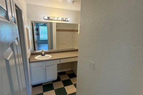Condo in Orlando, Florida, 2 bedrooms  № 2213172 - photo 7