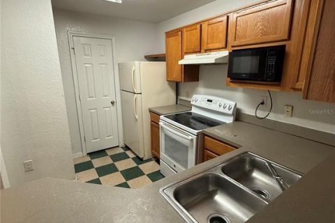 Condo in Orlando, Florida, 2 bedrooms  № 2213172 - photo 3