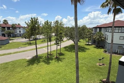 Condo in Orlando, Florida, 2 bedrooms  № 2213172 - photo 15