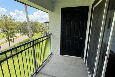 Condo in Orlando, Florida, 2 bedrooms  № 2213172 - photo 13