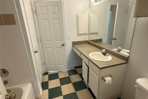 Condo in Orlando, Florida, 2 bedrooms  № 2213172 - photo 12