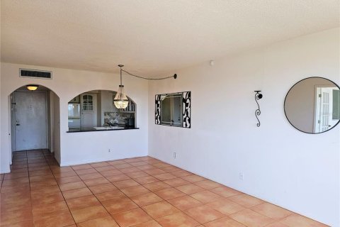 Condo in Saint Petersburg, Florida, 1 bedroom  № 1789462 - photo 6