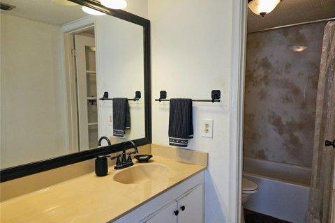 Condo in Saint Petersburg, Florida, 1 bedroom  № 1789462 - photo 15