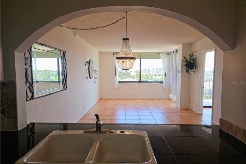 Condo in Saint Petersburg, Florida, 1 bedroom  № 1789462 - photo 10