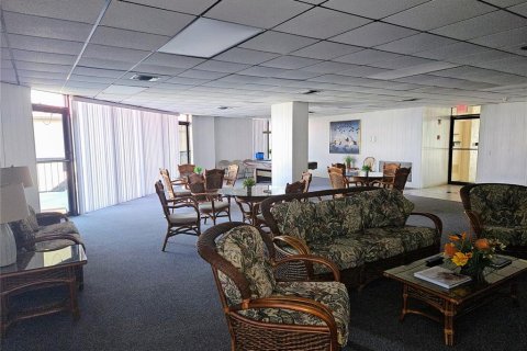 Condo in Saint Petersburg, Florida, 1 bedroom  № 1789462 - photo 27