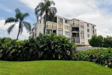Condo in Saint Petersburg, Florida, 1 bedroom  № 1789462 - photo 2