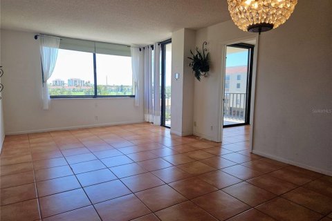 Condo in Saint Petersburg, Florida, 1 bedroom  № 1789462 - photo 4