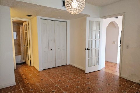 Condo in Saint Petersburg, Florida, 1 bedroom  № 1789462 - photo 13