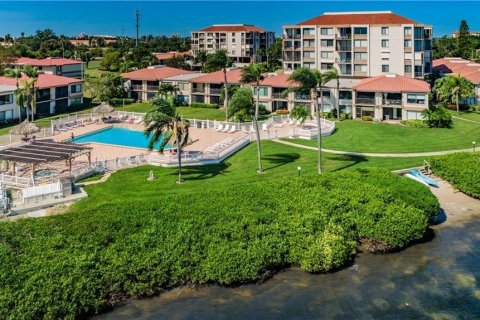 Condo in Saint Petersburg, Florida, 1 bedroom  № 1789462 - photo 30