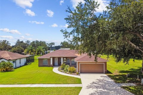 Villa ou maison à vendre à Zephyrhills, Floride: 3 chambres, 150.78 m2 № 1918296 - photo 11