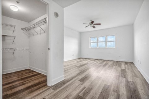 Condo in North Miami, Florida, 3 bedrooms № 2186073 - photo 18