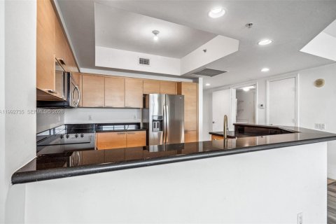 Condo in North Miami, Florida, 3 bedrooms № 2186073 - photo 5