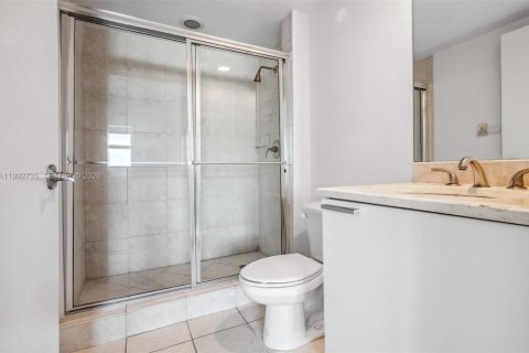 Condo in North Miami, Florida, 3 bedrooms № 2186073 - photo 14