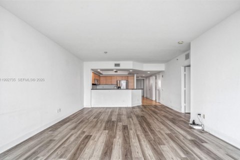 Condo in North Miami, Florida, 3 bedrooms № 2186073 - photo 8