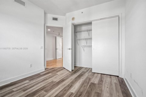 Condo in North Miami, Florida, 3 bedrooms № 2186073 - photo 9