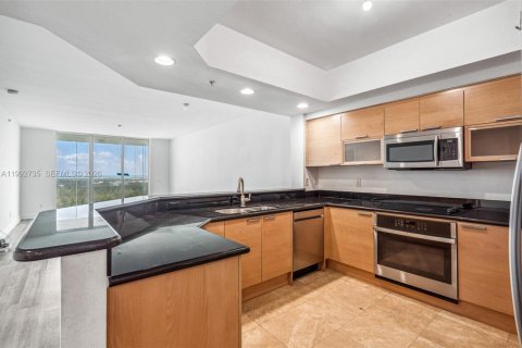 Condo in North Miami, Florida, 3 bedrooms № 2186073 - photo 7