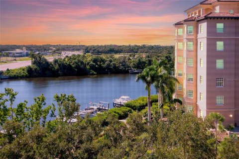 Condo in Sarasota, Florida, 2 bedrooms  № 2145096