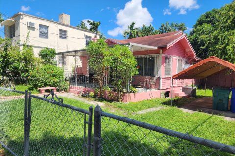 Villa ou maison à vendre à Miami, Floride: 2 chambres, 100.52 m2 № 1950398 - photo 1