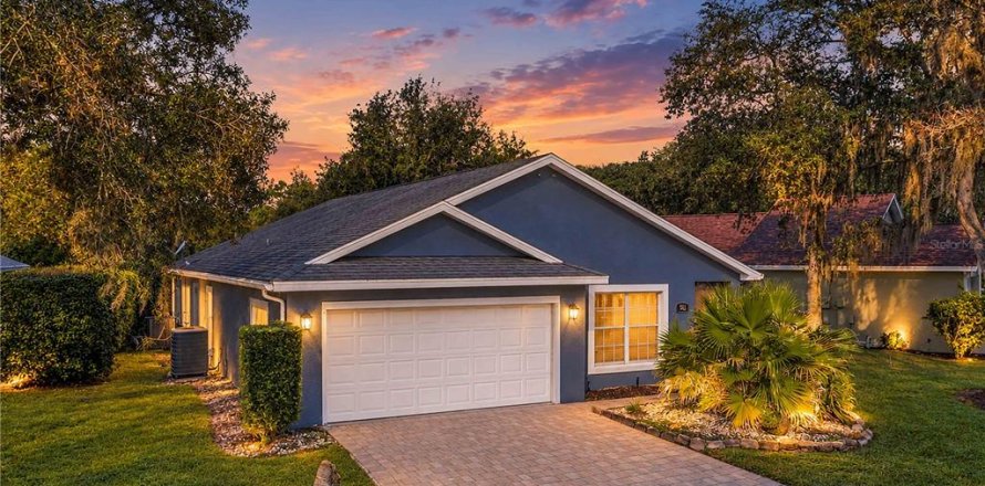 Villa ou maison à Lake Wales, Floride 2 chambres, 112.97 m2 № 2403208