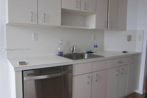 Copropriété à vendre à Miami Beach, Floride: 1 chambre, 75.25 m2 № 2153759 - photo 2