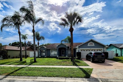Villa ou maison à Clermont, Floride 3 chambres, 152.73 m2 № 2315287