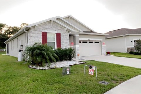 House in Okahumpka, Florida 3 bedrooms, 160.26 sq.m. № 1719547 - photo 1