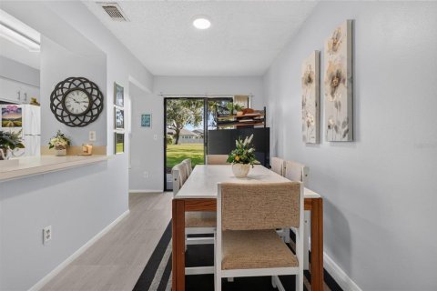 Townhouse in Winter Springs, Florida 2 bedrooms, 107.4 sq.m. № 2208083 - photo 6