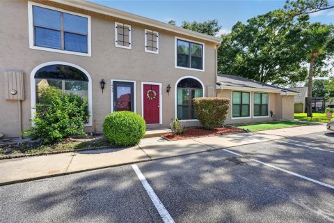 Townhouse in Winter Springs, Florida 2 bedrooms, 107.4 sq.m. № 2208083 - photo 2