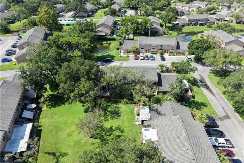 Townhouse in Winter Springs, Florida 2 bedrooms, 107.4 sq.m. № 2208083 - photo 26