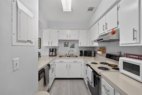 Townhouse in Winter Springs, Florida 2 bedrooms, 107.4 sq.m. № 2208083 - photo 23