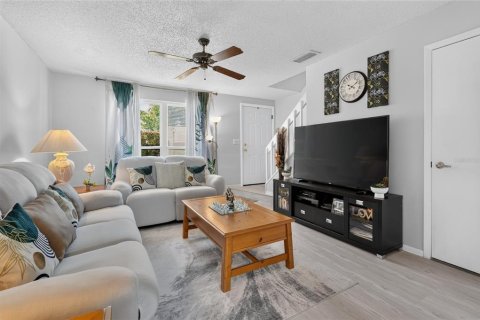 Townhouse in Winter Springs, Florida 2 bedrooms, 107.4 sq.m. № 2208083 - photo 9