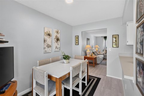 Townhouse in Winter Springs, Florida 2 bedrooms, 107.4 sq.m. № 2208083 - photo 4
