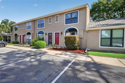 Townhouse in Winter Springs, Florida 2 bedrooms, 107.4 sq.m. № 2208083 - photo 3