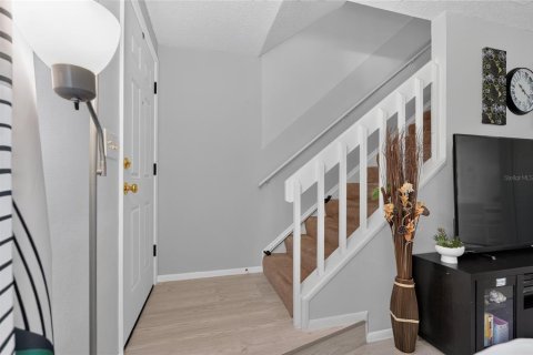 Townhouse in Winter Springs, Florida 2 bedrooms, 107.4 sq.m. № 2208083 - photo 20