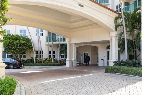 Condo in Aventura, Florida, 2 bedrooms № 2385276 - photo 18