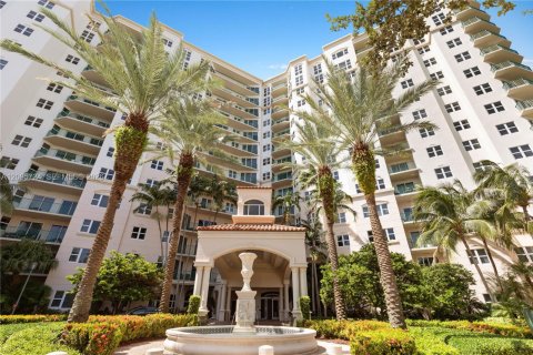 Condo in Aventura, Florida, 2 bedrooms № 2385276