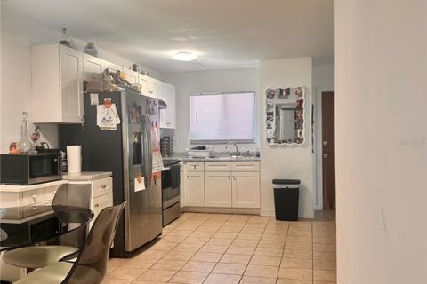 Condo in Sarasota, Florida, 2 bedrooms № 2103199 - photo 14