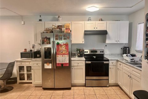 Condo in Sarasota, Florida, 2 bedrooms № 2103199 - photo 4