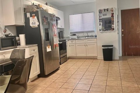 Condo in Sarasota, Florida, 2 bedrooms № 2103199 - photo 3