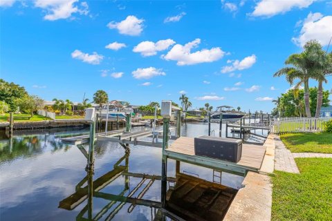 Casa en venta en New Port Richey, Florida, 3 dormitorios, 161.84 m2 № 1910727 - foto 25