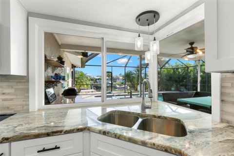 Casa en venta en New Port Richey, Florida, 3 dormitorios, 161.84 m2 № 1910727 - foto 14