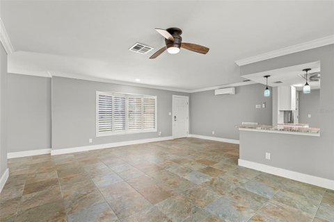 Casa en venta en New Port Richey, Florida, 3 dormitorios, 161.84 m2 № 1910727 - foto 5