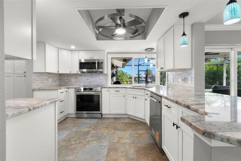 Casa en venta en New Port Richey, Florida, 3 dormitorios, 161.84 m2 № 1910727 - foto 13
