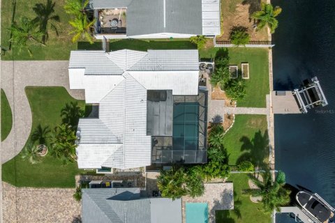 Casa en venta en New Port Richey, Florida, 3 dormitorios, 161.84 m2 № 1910727 - foto 1