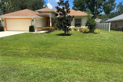 House in Palm Coast, Florida 3 bedrooms, 137.68 sq.m. № 1885193 - photo 1