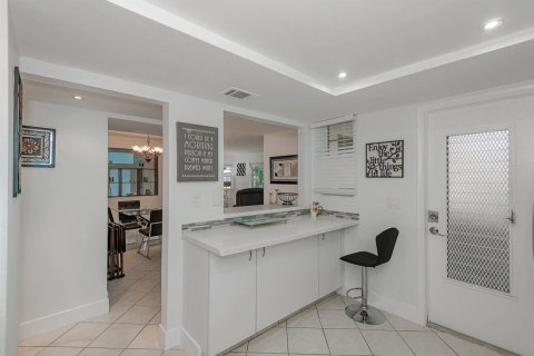 Copropriété à louer à Hallandale Beach, Floride: 2 chambres, 128.76 m2 № 2154639 - photo 21