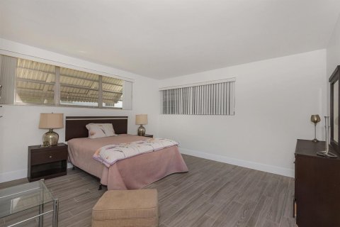 Copropriété à louer à Hallandale Beach, Floride: 2 chambres, 128.76 m2 № 2154639 - photo 23